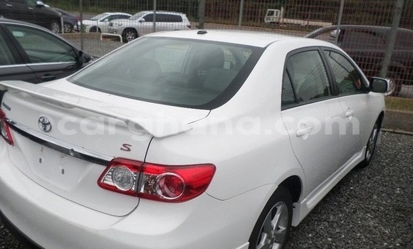Sayi Na hannu Toyota Corolla White Mota in Accra a Greater Accra Sayi Na hannu Toyota Corolla White Mota in Accra a Greater Accra