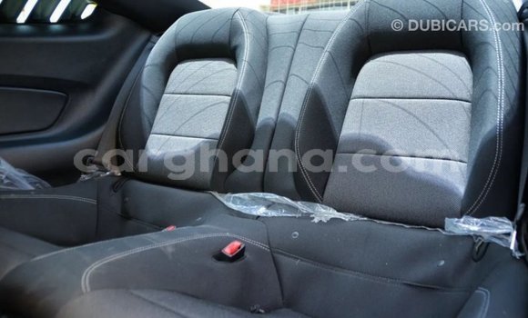 Ra Imported Ford Mustang funfun Ọkọ̀ in Import - Dubai ni Ashanti Ra Imported Ford Mustang funfun Ọkọ̀ in Import - Dubai ni Ashanti
