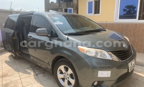 Sayi Na hannu Toyota Sienna Green Mota in Accra a Greater Accra Sayi Na hannu Toyota Sienna Green Mota in Accra a Greater Accra