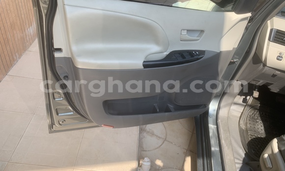 Sayi Na hannu Toyota Sienna Green Mota in Accra a Greater Accra Sayi Na hannu Toyota Sienna Green Mota in Accra a Greater Accra