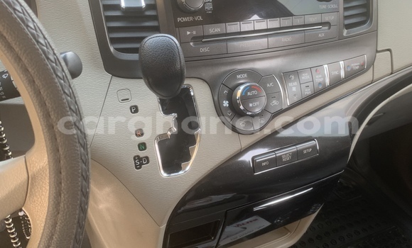 Sayi Na hannu Toyota Sienna Green Mota in Accra a Greater Accra Sayi Na hannu Toyota Sienna Green Mota in Accra a Greater Accra