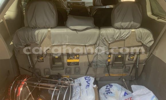 Sayi Na hannu Toyota Sienna Green Mota in Accra a Greater Accra Sayi Na hannu Toyota Sienna Green Mota in Accra a Greater Accra