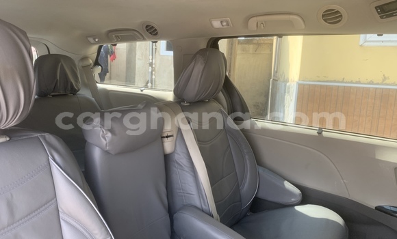Sayi Na hannu Toyota Sienna Green Mota in Accra a Greater Accra Sayi Na hannu Toyota Sienna Green Mota in Accra a Greater Accra