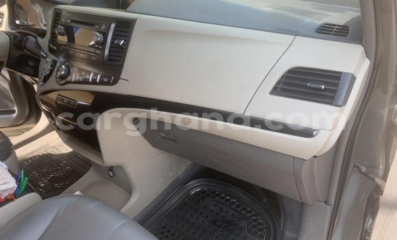Sayi Na hannu Toyota Sienna Green Mota in Accra a Greater Accra Sayi Na hannu Toyota Sienna Green Mota in Accra a Greater Accra