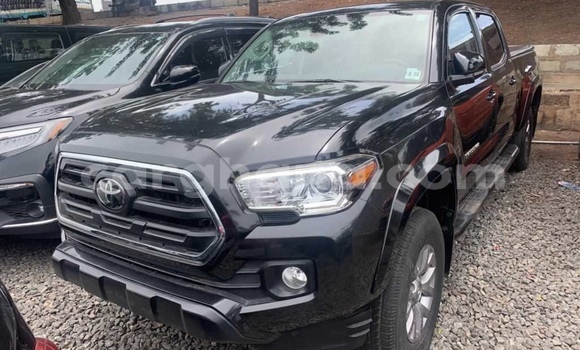 Ra Àlòkù Toyota Tacoma Black Ọkọ̀ in Accra ni Greater Accra