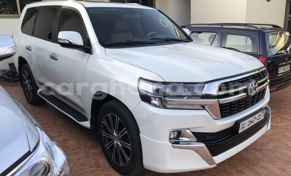 Sayi Na hannu Toyota Land Cruiser White Mota in Accra a Greater Accra Sayi Na hannu Toyota Land Cruiser White Mota in Accra a Greater Accra