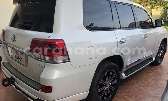 Sayi Na hannu Toyota Land Cruiser White Mota in Accra a Greater Accra Sayi Na hannu Toyota Land Cruiser White Mota in Accra a Greater Accra