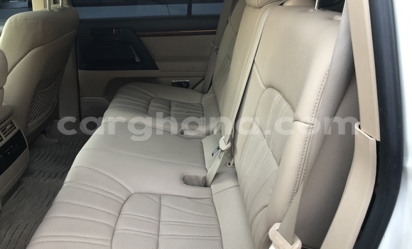 Sayi Na hannu Toyota Land Cruiser White Mota in Accra a Greater Accra Sayi Na hannu Toyota Land Cruiser White Mota in Accra a Greater Accra