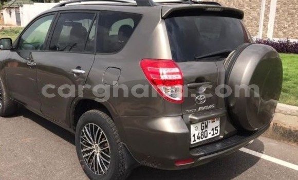 Sayi Na hannu Toyota RAV4 Brown Mota in Accra a Greater Accra Sayi Na hannu Toyota RAV4 Brown Mota in Accra a Greater Accra