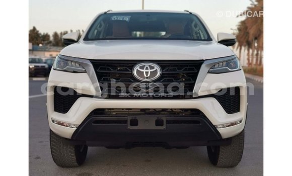 Sayi Imported Toyota Fortuner White Mota in Import - Dubai a Ashanti Sayi Imported Toyota Fortuner White Mota in Import - Dubai a Ashanti