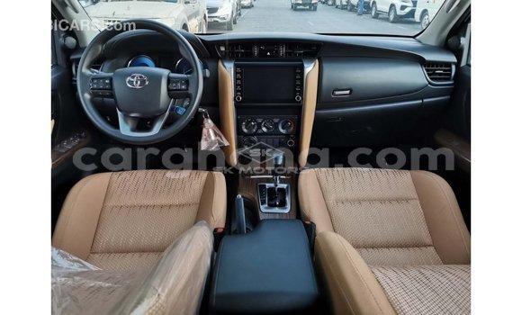 Sayi Imported Toyota Fortuner White Mota in Import - Dubai a Ashanti Sayi Imported Toyota Fortuner White Mota in Import - Dubai a Ashanti