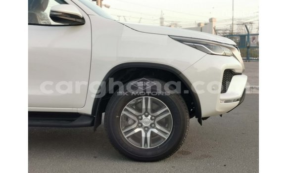 Sayi Imported Toyota Fortuner White Mota in Import - Dubai a Ashanti Sayi Imported Toyota Fortuner White Mota in Import - Dubai a Ashanti