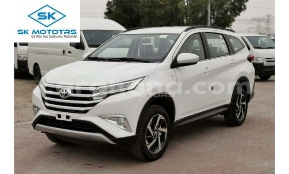 Sayi Imported Toyota Rush White Mota in Import - Dubai a Ashanti