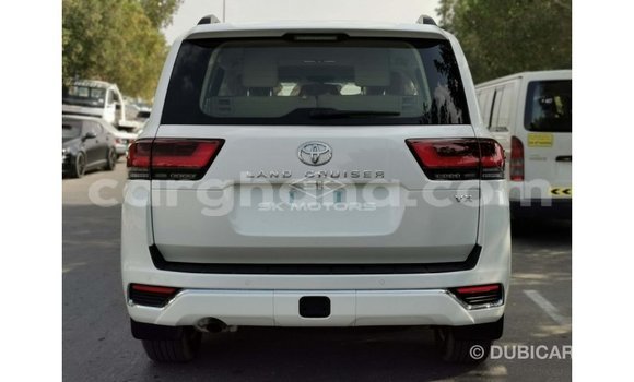 Sayi Imported Toyota Land Cruiser White Mota in Import - Dubai a Ashanti Sayi Imported Toyota Land Cruiser White Mota in Import - Dubai a Ashanti