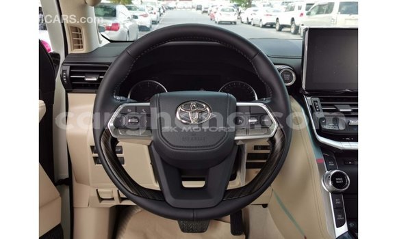 Sayi Imported Toyota Land Cruiser White Mota in Import - Dubai a Ashanti Sayi Imported Toyota Land Cruiser White Mota in Import - Dubai a Ashanti
