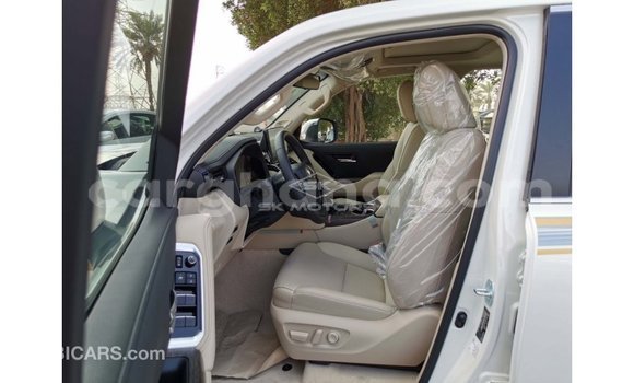 Sayi Imported Toyota Land Cruiser White Mota in Import - Dubai a Ashanti Sayi Imported Toyota Land Cruiser White Mota in Import - Dubai a Ashanti
