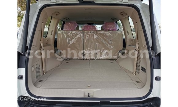 Sayi Imported Toyota Land Cruiser White Mota in Import - Dubai a Ashanti Sayi Imported Toyota Land Cruiser White Mota in Import - Dubai a Ashanti