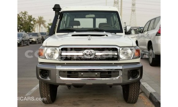 Buy Import Toyota Land Cruiser White Car in Import - Dubai in Ashanti Buy Import Toyota Land Cruiser White Car in Import - Dubai in Ashanti