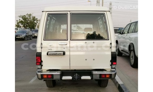 Buy Import Toyota Land Cruiser White Car in Import - Dubai in Ashanti Buy Import Toyota Land Cruiser White Car in Import - Dubai in Ashanti