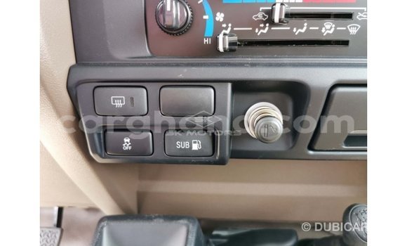 Buy Import Toyota Land Cruiser White Car in Import - Dubai in Ashanti Buy Import Toyota Land Cruiser White Car in Import - Dubai in Ashanti