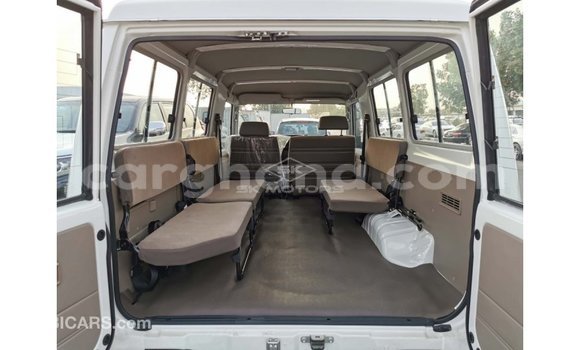 Buy Import Toyota Land Cruiser White Car in Import - Dubai in Ashanti Buy Import Toyota Land Cruiser White Car in Import - Dubai in Ashanti
