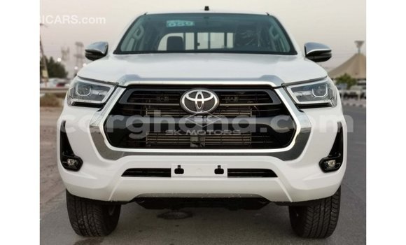 Sayi Imported Toyota Hilux White Mota in Import - Dubai a Ashanti Sayi Imported Toyota Hilux White Mota in Import - Dubai a Ashanti