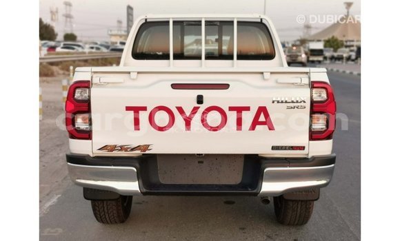 Sayi Imported Toyota Hilux White Mota in Import - Dubai a Ashanti Sayi Imported Toyota Hilux White Mota in Import - Dubai a Ashanti