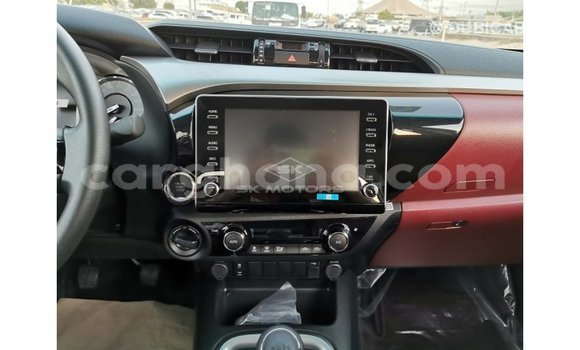 Sayi Imported Toyota Hilux White Mota in Import - Dubai a Ashanti Sayi Imported Toyota Hilux White Mota in Import - Dubai a Ashanti