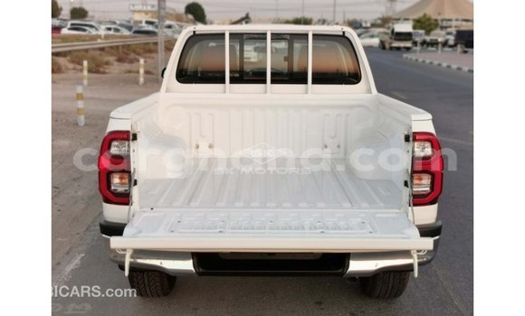 Sayi Imported Toyota Hilux White Mota in Import - Dubai a Ashanti Sayi Imported Toyota Hilux White Mota in Import - Dubai a Ashanti