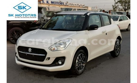 Ra Imported Suzuki Swift funfun Ọkọ̀ in Import - Dubai ni Ashanti