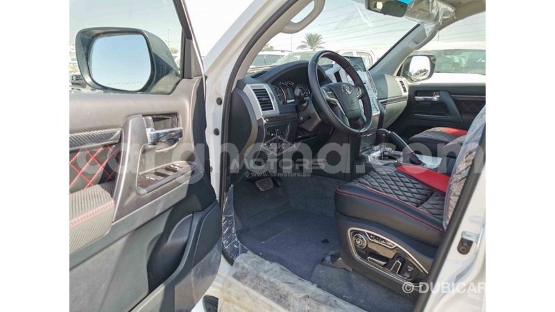 Big with watermark toyota land cruiser ashanti import dubai 43993