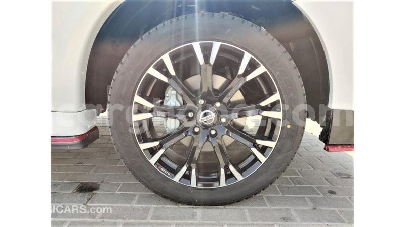 Big with watermark nissan patrol ashanti import dubai 44037