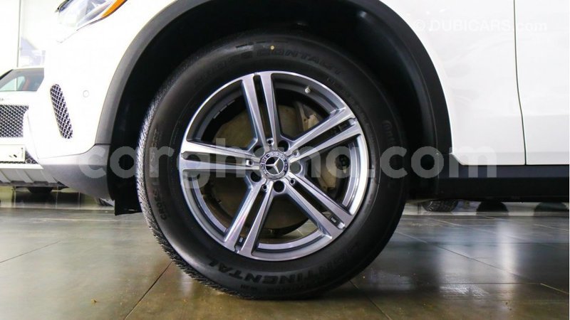 Big with watermark mercedes benz a200 ashanti import dubai 44043