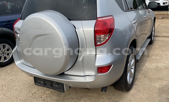 Ra Àlòkù Toyota RAV4 Silver Ọkọ̀ in Tema ni Greater Accra