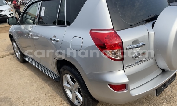 Ra Àlòkù Toyota RAV4 Silver Ọkọ̀ in Tema ni Greater Accra Ra Àlòkù Toyota RAV4 Silver Ọkọ̀ in Tema ni Greater Accra