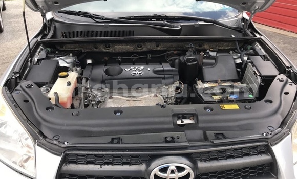 Ra Àlòkù Toyota RAV4 Silver Ọkọ̀ in Tema ni Greater Accra Ra Àlòkù Toyota RAV4 Silver Ọkọ̀ in Tema ni Greater Accra