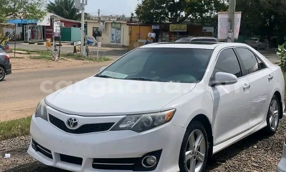Buy Used Toyota Camry White Car in Accra in Greater Accra Buy Used Toyota Camry White Car in Accra in Greater Accra