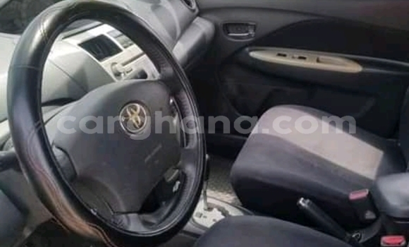 Sayi Na hannu Toyota Yaris Red Mota in Accra a Greater Accra Sayi Na hannu Toyota Yaris Red Mota in Accra a Greater Accra