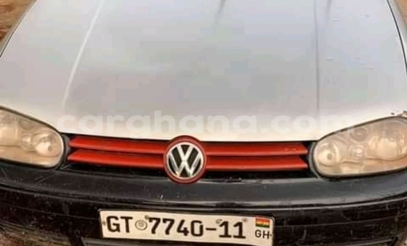 Ra Àlòkù Volkswagen Golf funfun Ọkọ̀ in Accra ni Greater Accra