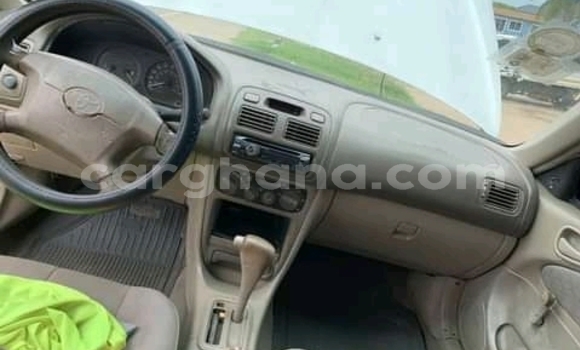 Sayi Na hannu Toyota Corolla Azurfa Mota in Accra a Greater Accra Sayi Na hannu Toyota Corolla Azurfa Mota in Accra a Greater Accra