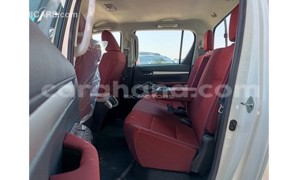 Ra Imported Toyota Hilux funfun Ọkọ̀ in Import - Dubai ni Ashanti Ra Imported Toyota Hilux funfun Ọkọ̀ in Import - Dubai ni Ashanti