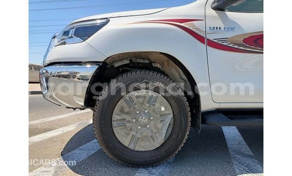 Ra Imported Toyota Hilux funfun Ọkọ̀ in Import - Dubai ni Ashanti Ra Imported Toyota Hilux funfun Ọkọ̀ in Import - Dubai ni Ashanti