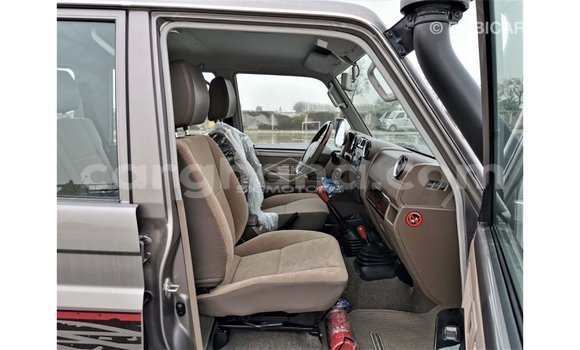 Sayi Imported Toyota Land Cruiser Brown Mota in Import - Dubai a Ashanti Sayi Imported Toyota Land Cruiser Brown Mota in Import - Dubai a Ashanti