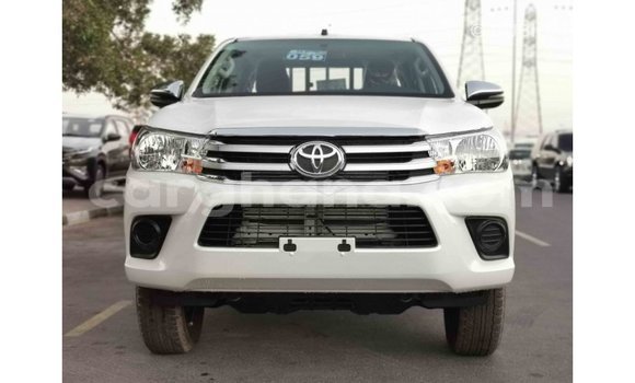 Sayi Imported Toyota Hilux White Mota in Import - Dubai a Ashanti Sayi Imported Toyota Hilux White Mota in Import - Dubai a Ashanti