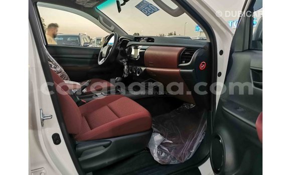 Sayi Imported Toyota Hilux White Mota in Import - Dubai a Ashanti Sayi Imported Toyota Hilux White Mota in Import - Dubai a Ashanti