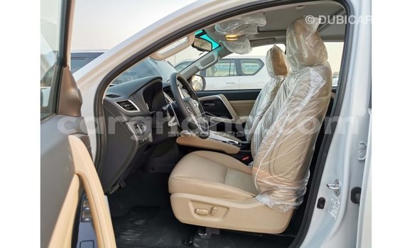 Ra Imported Mitsubishi Montero funfun Ọkọ̀ in Import - Dubai ni Ashanti Ra Imported Mitsubishi Montero funfun Ọkọ̀ in Import - Dubai ni Ashanti