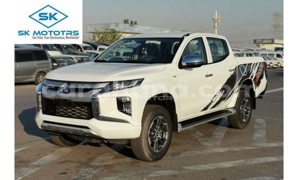 Buy Import Mitsubishi L200 White Car in Import - Dubai in Ashanti
