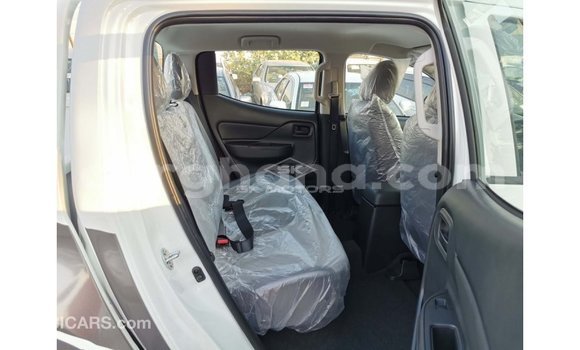 Ra Imported Mitsubishi L200 funfun Ọkọ̀ in Import - Dubai ni Ashanti Ra Imported Mitsubishi L200 funfun Ọkọ̀ in Import - Dubai ni Ashanti