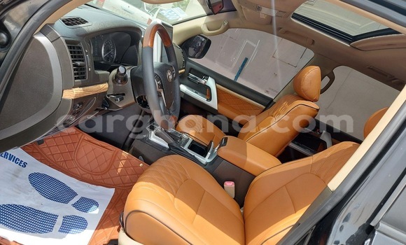 Buy Used Toyota Land Cruiser Black Car in Accra in Greater Accra Buy Used Toyota Land Cruiser Black Car in Accra in Greater Accra