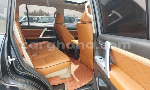 Buy Used Toyota Land Cruiser Black Car in Accra in Greater Accra Buy Used Toyota Land Cruiser Black Car in Accra in Greater Accra